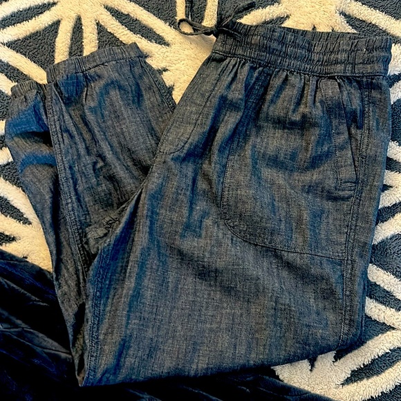 GAP Women’s Lightweight Chambray Utility Style Joggers Lounge Everyday Wear Pant - Picture 9 of 9